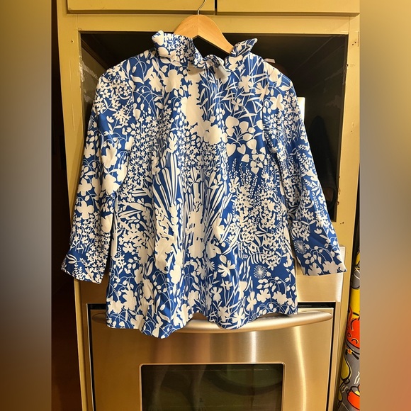 Like New Tuckernuck Blue and White Blouse Sz. S
MSRP:$148 - Picture 1 of 3